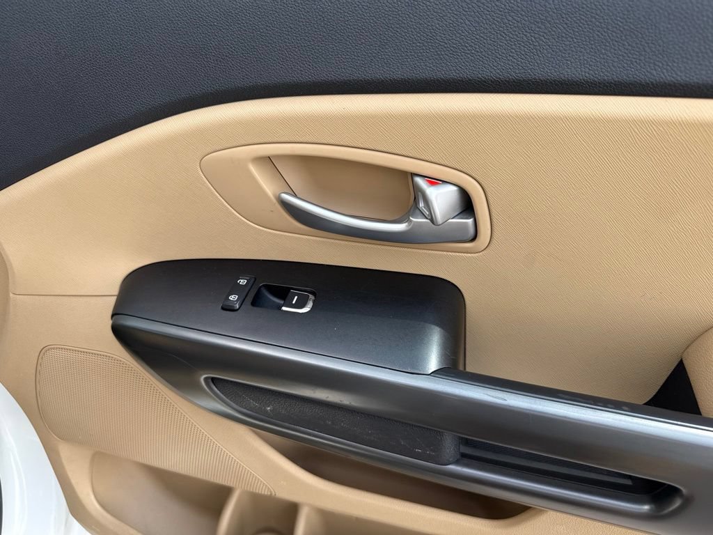 Used 2018 Kia Sedona LX w/ LX Essentials Premium Package FWD image 34