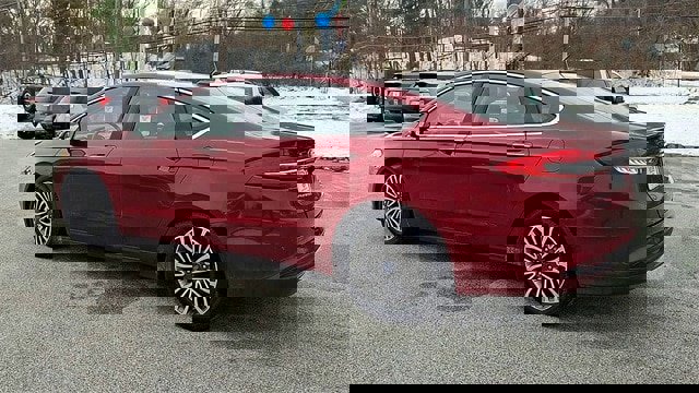 Certified 2018 Ford Fusion SE w/ Fusion SE Technology Package image 3