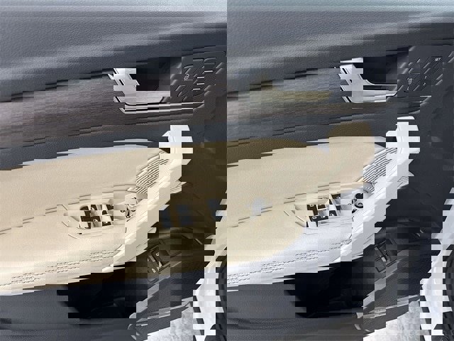 Used 2024 Audi Q5 e Premium Plus image 5