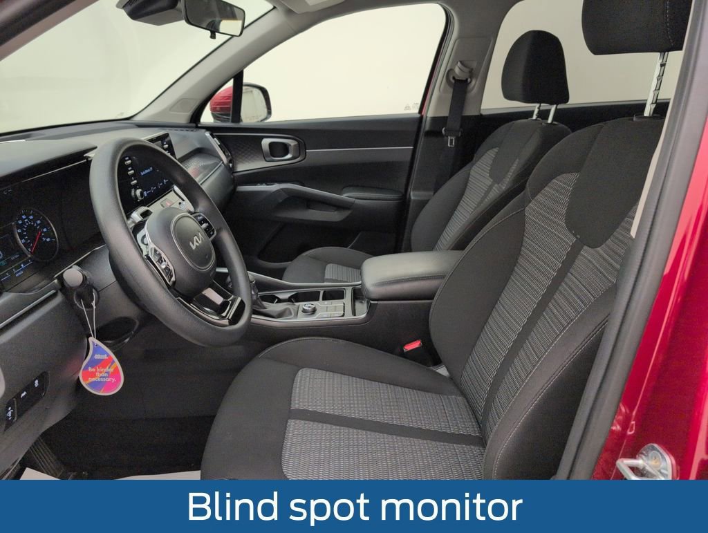 Used 2023 Kia Sorento LX image 10