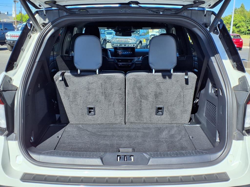 Certified 2025 Ford Explorer ST image 12