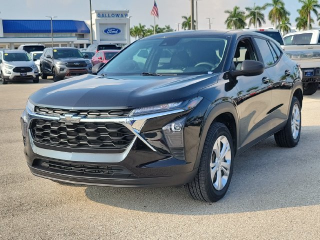 Used 2024 Chevrolet Trax LS FWD image 3