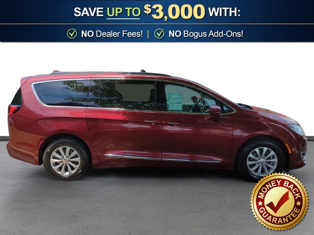 Used 2017 Chrysler Pacifica Touring-L FWD image 8
