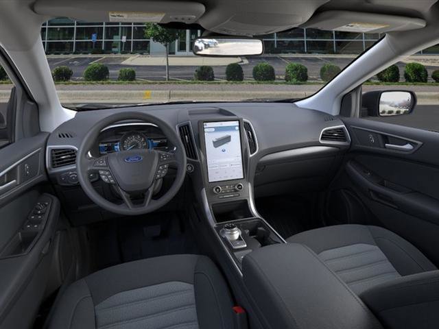 Certified 2024 Ford Edge SE image 9