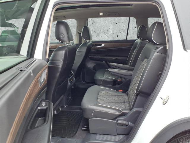 Used 2024 Volkswagen Atlas SEL Premium R-Line image 14