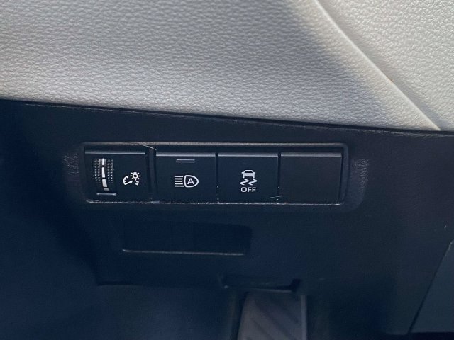 Used 2026 Toyota Corolla Cross L FWD image 18