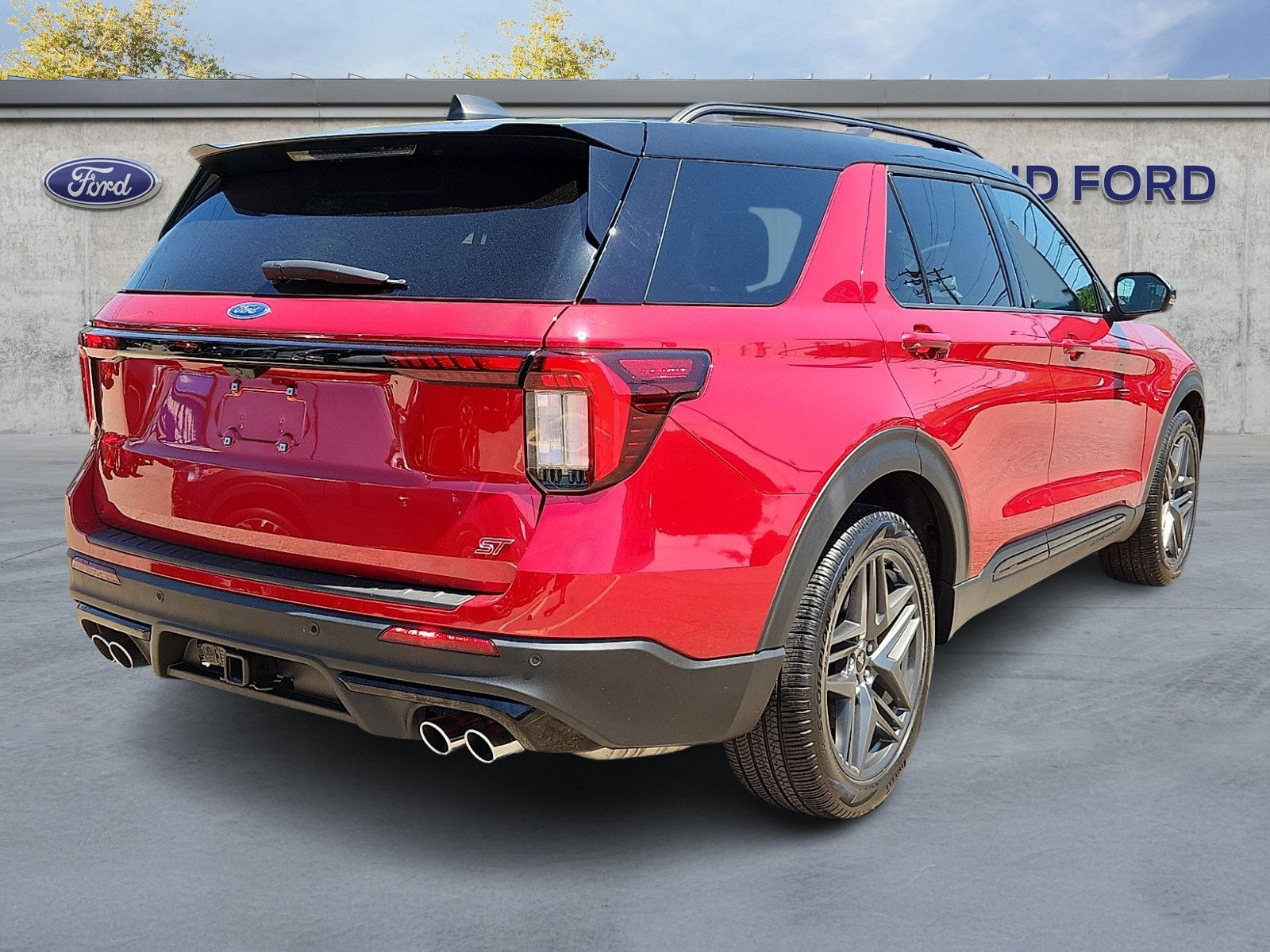 Certified 2025 Ford Explorer ST w/ Sun And Sound Package AWD/4WD image 6