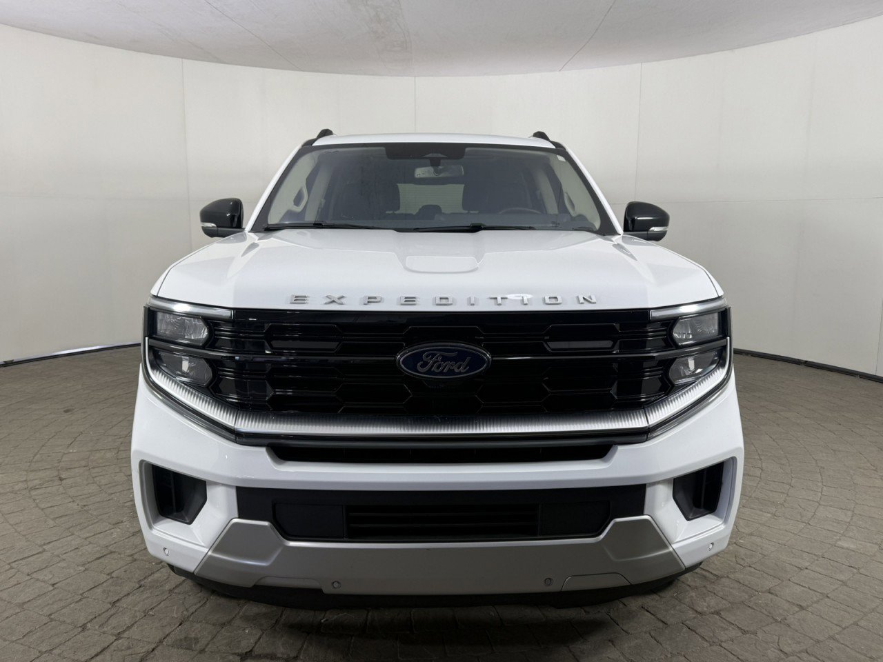 Certified 2025 Ford Expedition Max Platinum AWD/4WD image 2