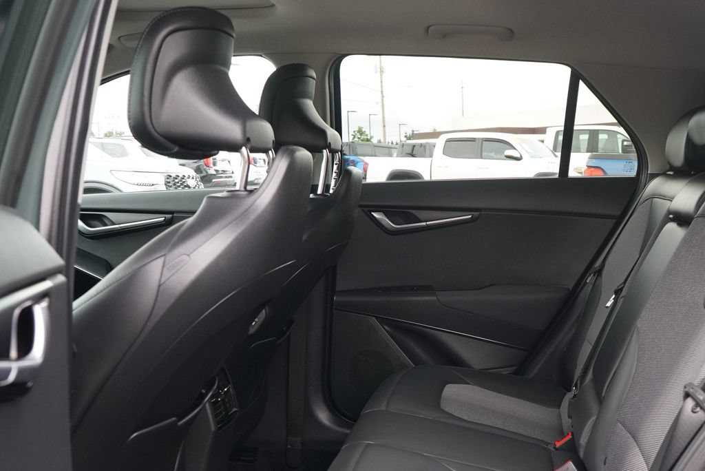 Used 2025 Kia Niro EX Touring FWD image 11