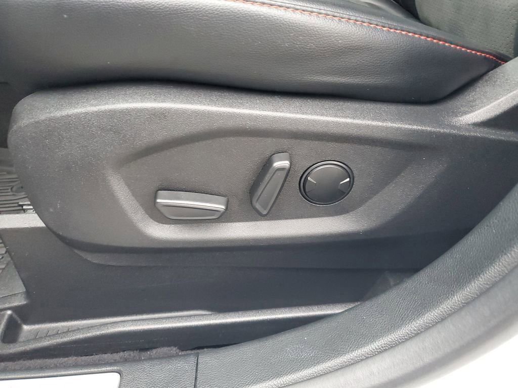 Certified 2023 Ford Edge ST-Line w/ Class II Trailer Tow Package image 17