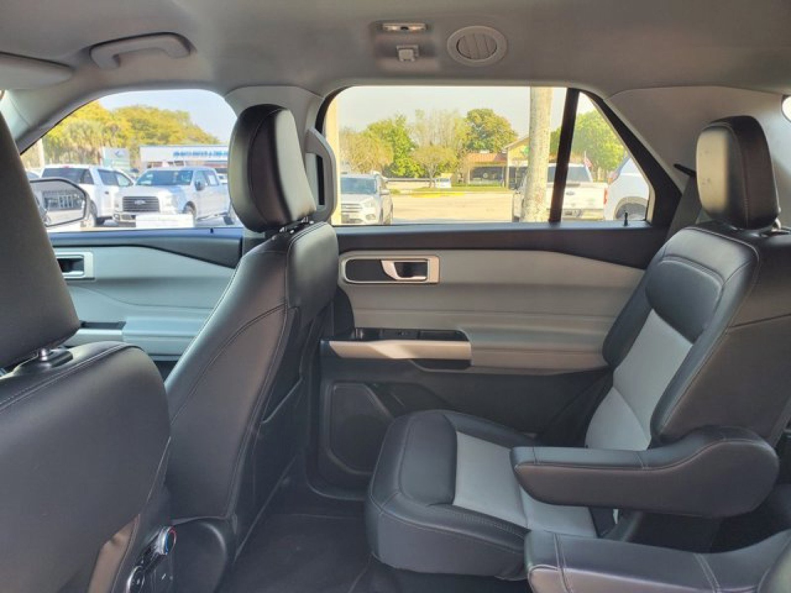 Certified 2023 Ford Explorer XLT w/ Equipment Group 202A image 28