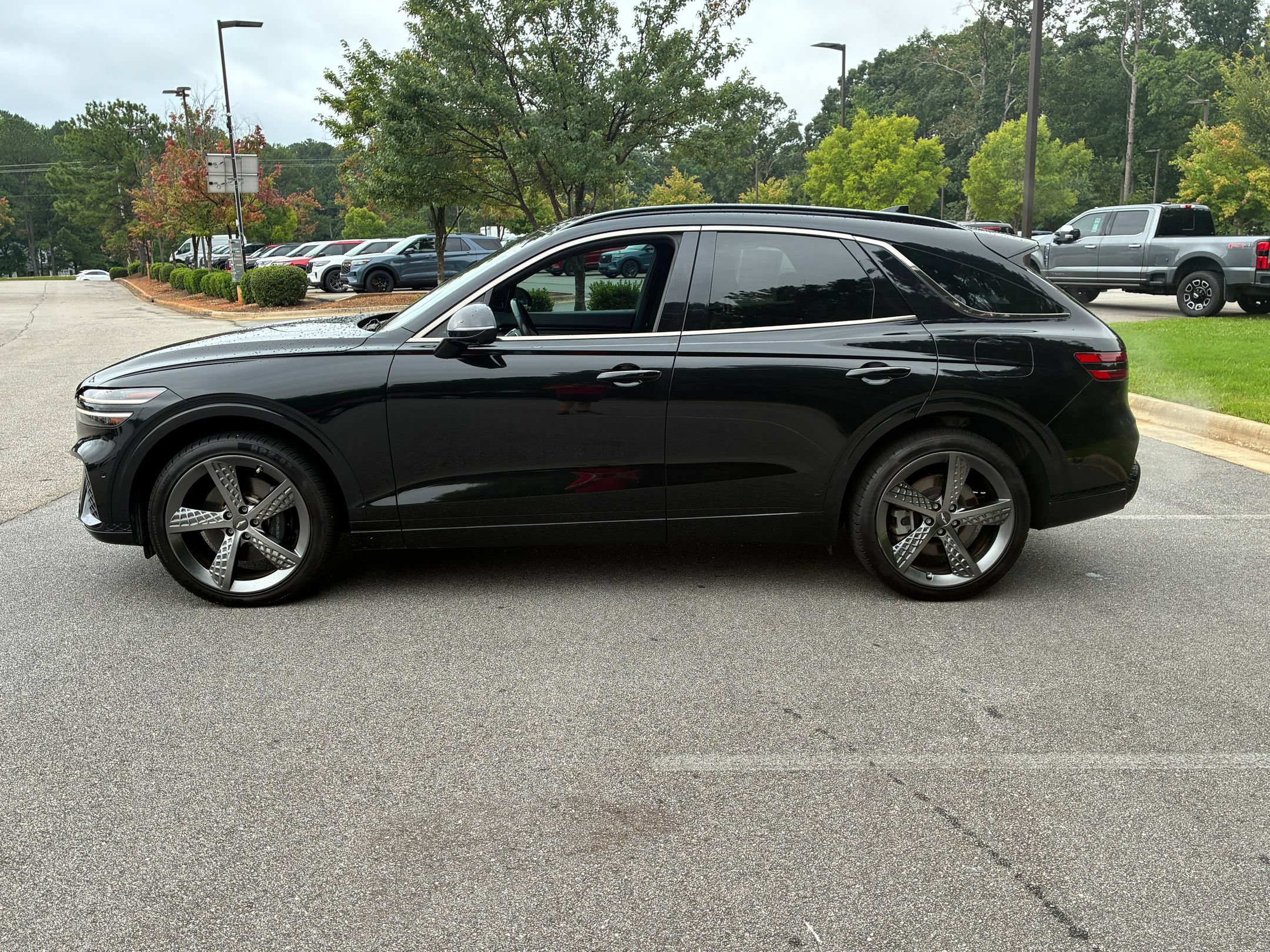 Used 2022 Genesis GV70 3.5T Sport w/ Sport Prestige Package AWD/4WD image 6