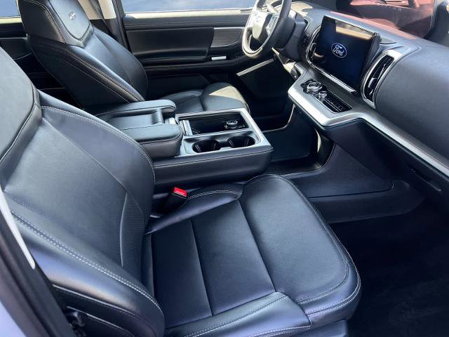 Certified 2025 Ford Expedition Platinum w/ Driver's Package AWD/4WD image 15