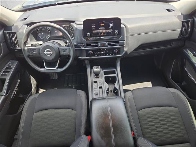Used 2024 Nissan Pathfinder S FWD image 16