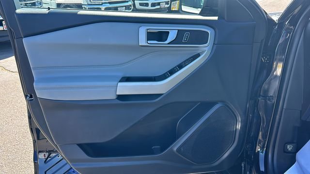 Certified 2022 Ford Explorer XLT w/ Equipment Group 202A image 17