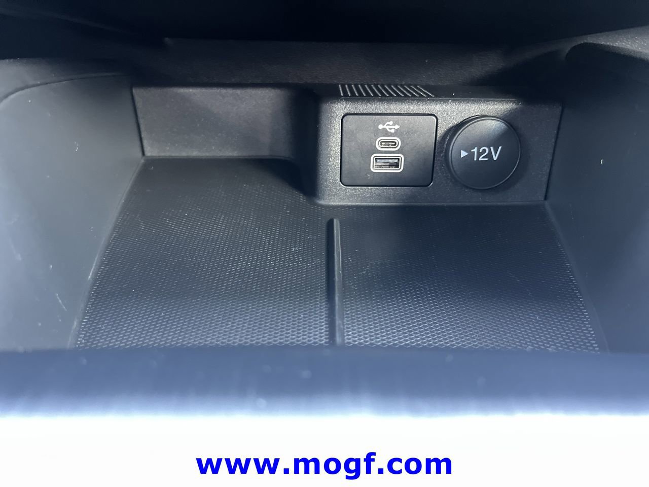 Certified 2025 Ford Escape ST-Line w/ Tech Pack #1 FWD image 9