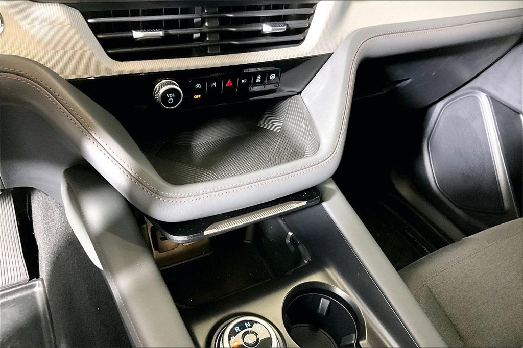 Certified 2025 Ford Explorer Active image 26