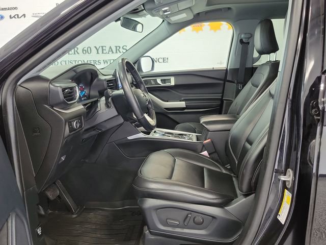 Certified 2023 Ford Explorer XLT w/ Equipment Group 202A AWD/4WD image 8