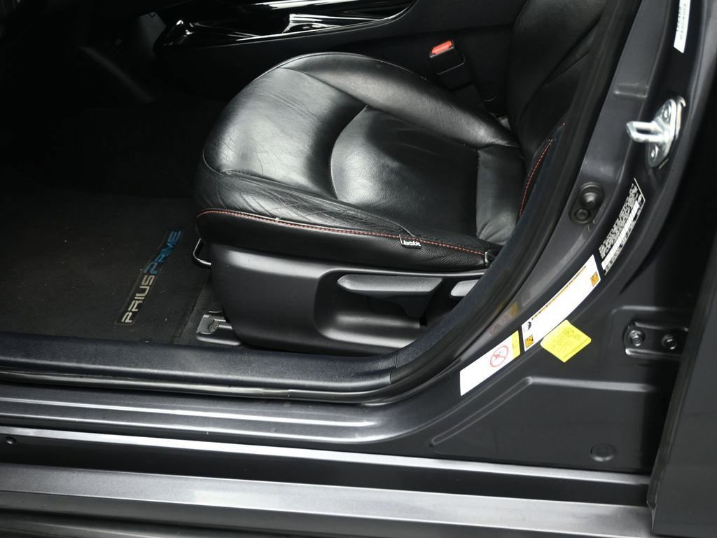 Used 2018 Toyota Prius Prime Plus image 35