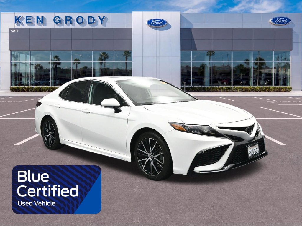 Used 2023 Toyota Camry SE w/ Cold Weather Package