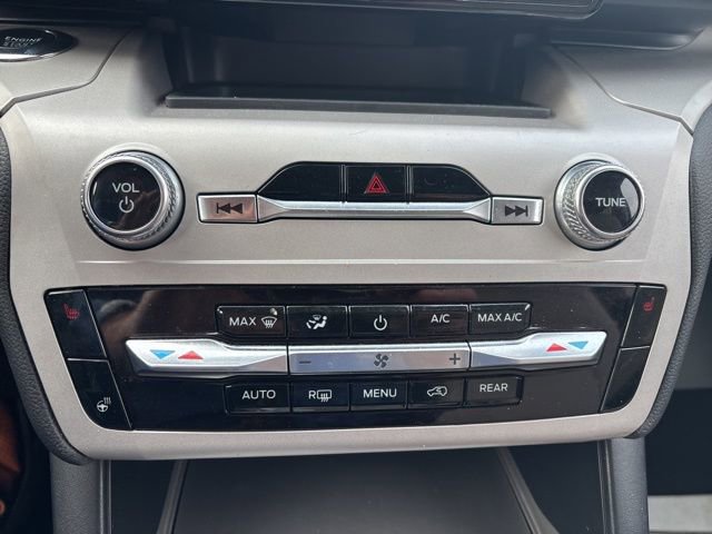 Certified 2024 Ford Explorer XLT w/ Equipment Group 202A image 12