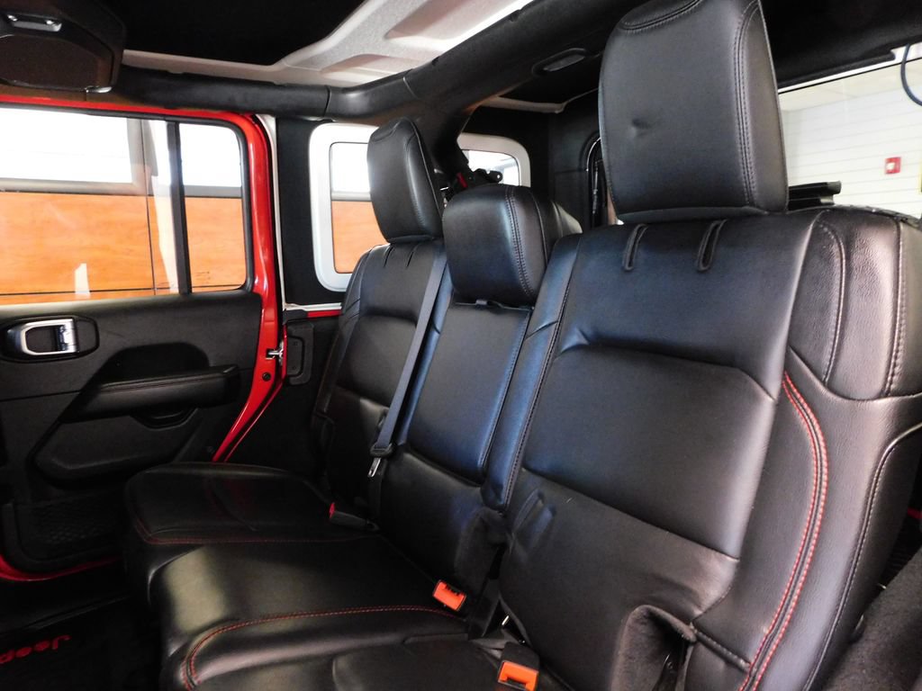 Used 2020 Jeep Wrangler Unlimited Rubicon w/ Dual Top Group AWD/4WD image 35