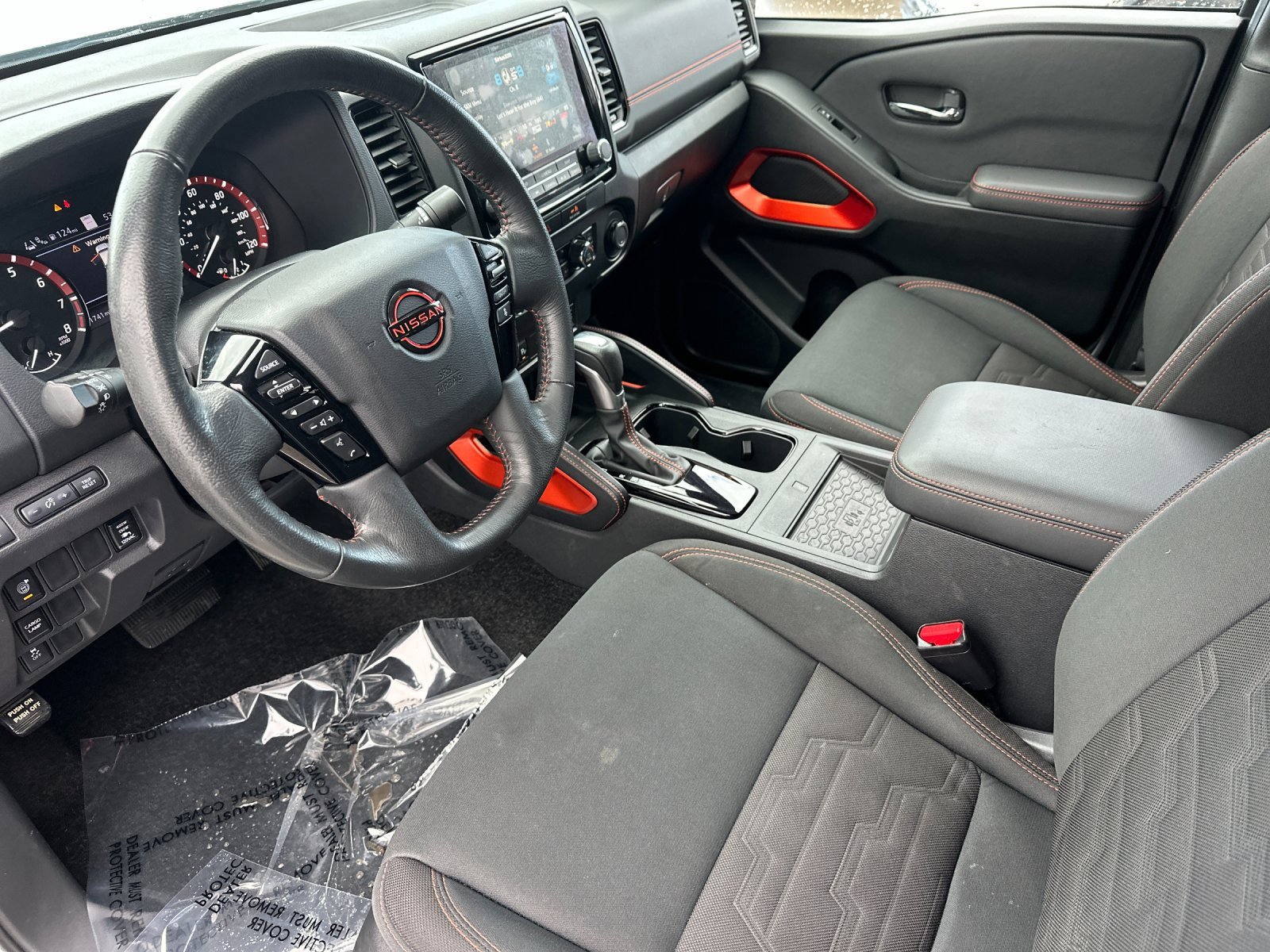 Used 2022 Nissan Frontier Pro-X image 9