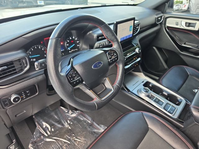 Certified 2023 Ford Explorer ST-Line w/ Class IV Trailer Tow Package RWD image 21