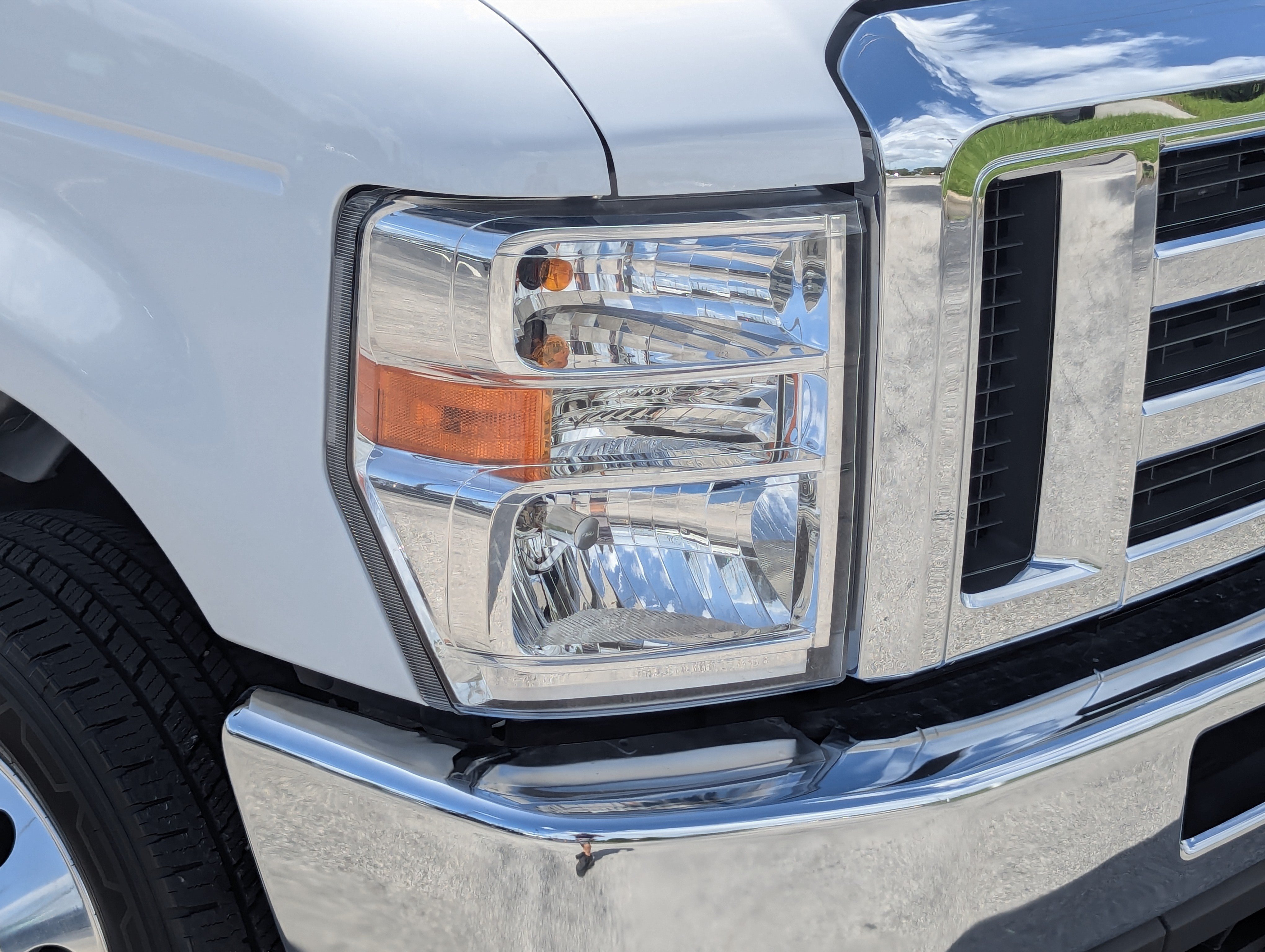 Certified 2025 Ford E-450 and Econoline 450 Super Duty w/ Power Equipment Group RWD image 9