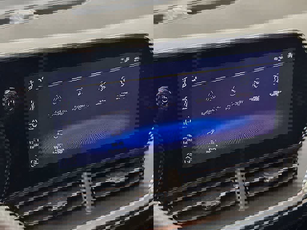 Used 2024 Chevrolet Trax RS w/ Sunroof Package image 16