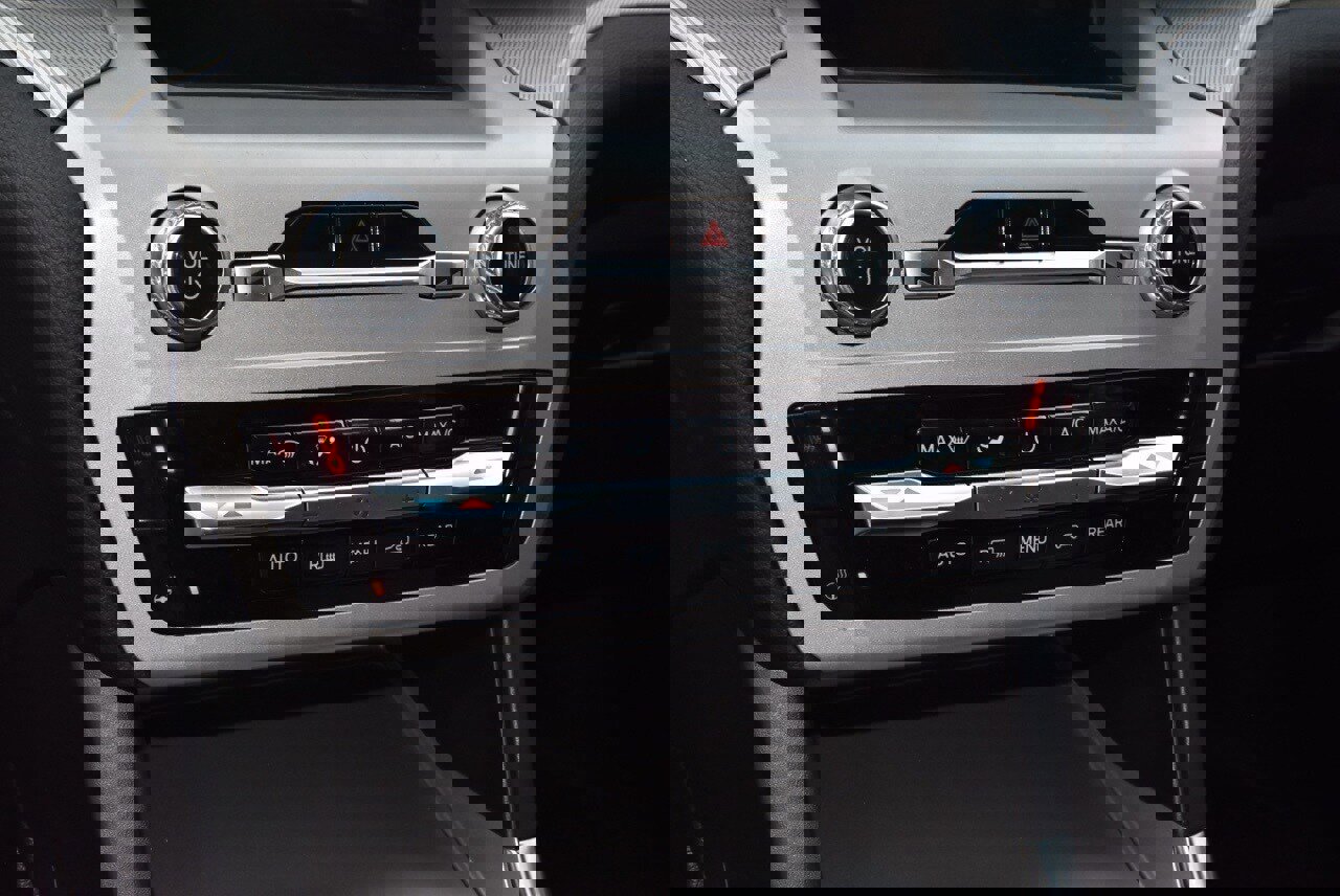 Certified 2023 Ford Explorer XLT w/ Equipment Group 202A image 30