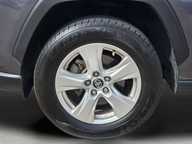 Used 2021 Toyota RAV4 XLE FWD image 9