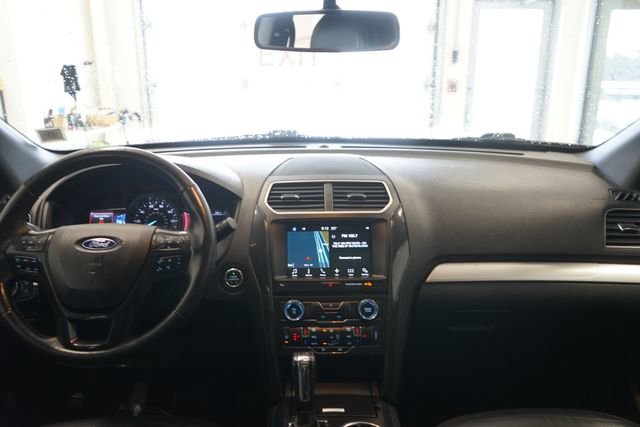 Certified 2017 Ford Explorer XLT w/ Equipment Group 202A image 29