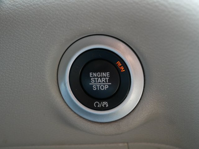 Used 2024 Chrysler Pacifica Touring-L FWD image 26