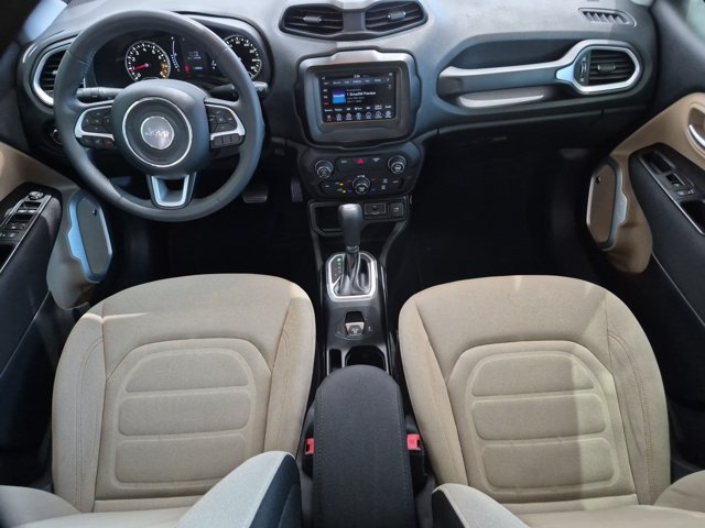 Used 2018 Jeep Renegade Latitude FWD image 17