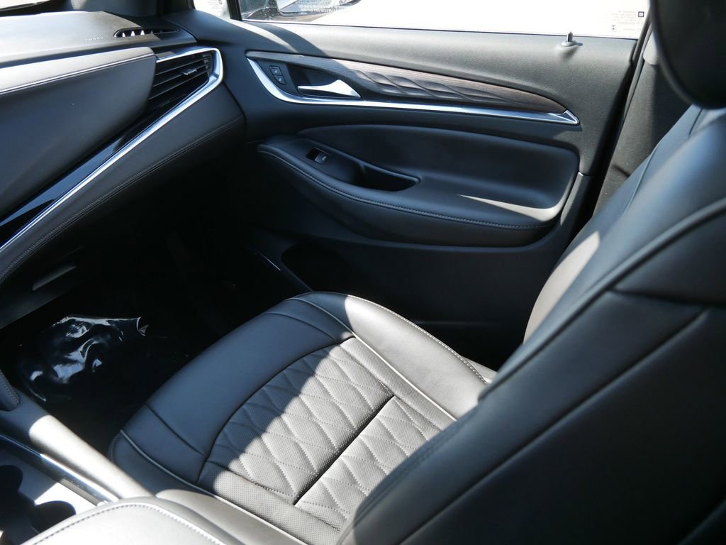 Used 2023 Buick Enclave Avenir w/ Trailering Package, 5000 lbs. AWD/4WD image 18