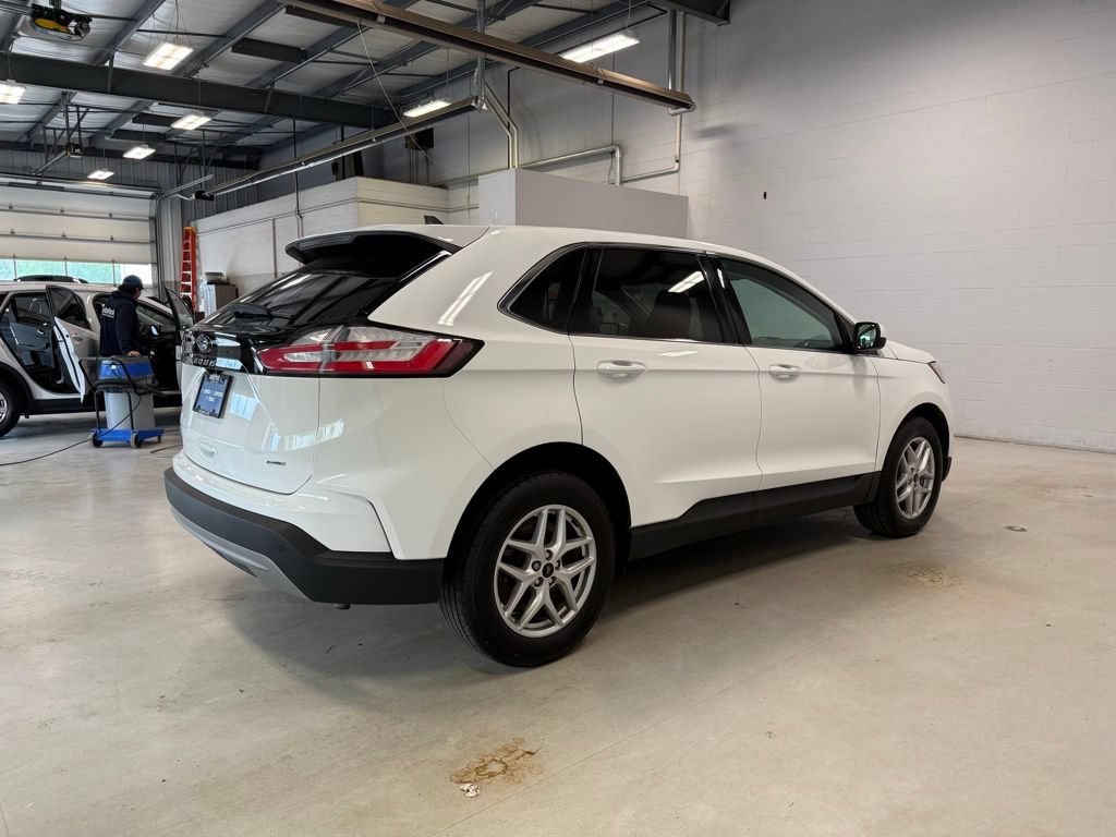 Certified 2024 Ford Edge SEL w/ Convenience Package AWD/4WD image 7
