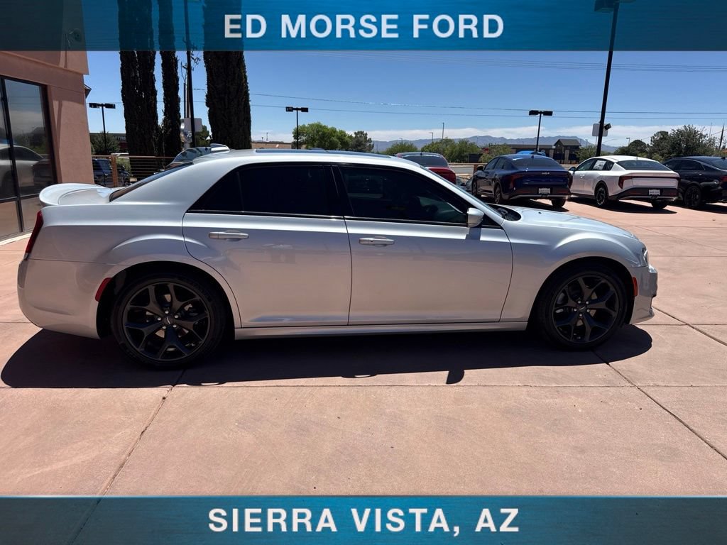 Used 2023 Chrysler 300 S w/ Comfort Group RWD image 8