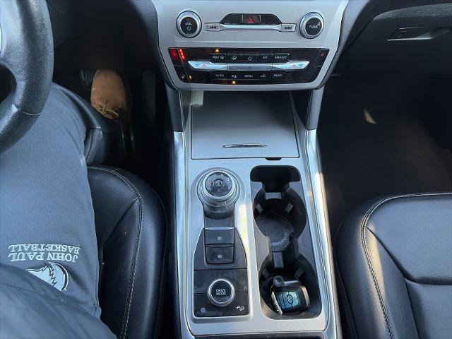 Certified 2022 Ford Explorer XLT w/ Equipment Group 202A image 29