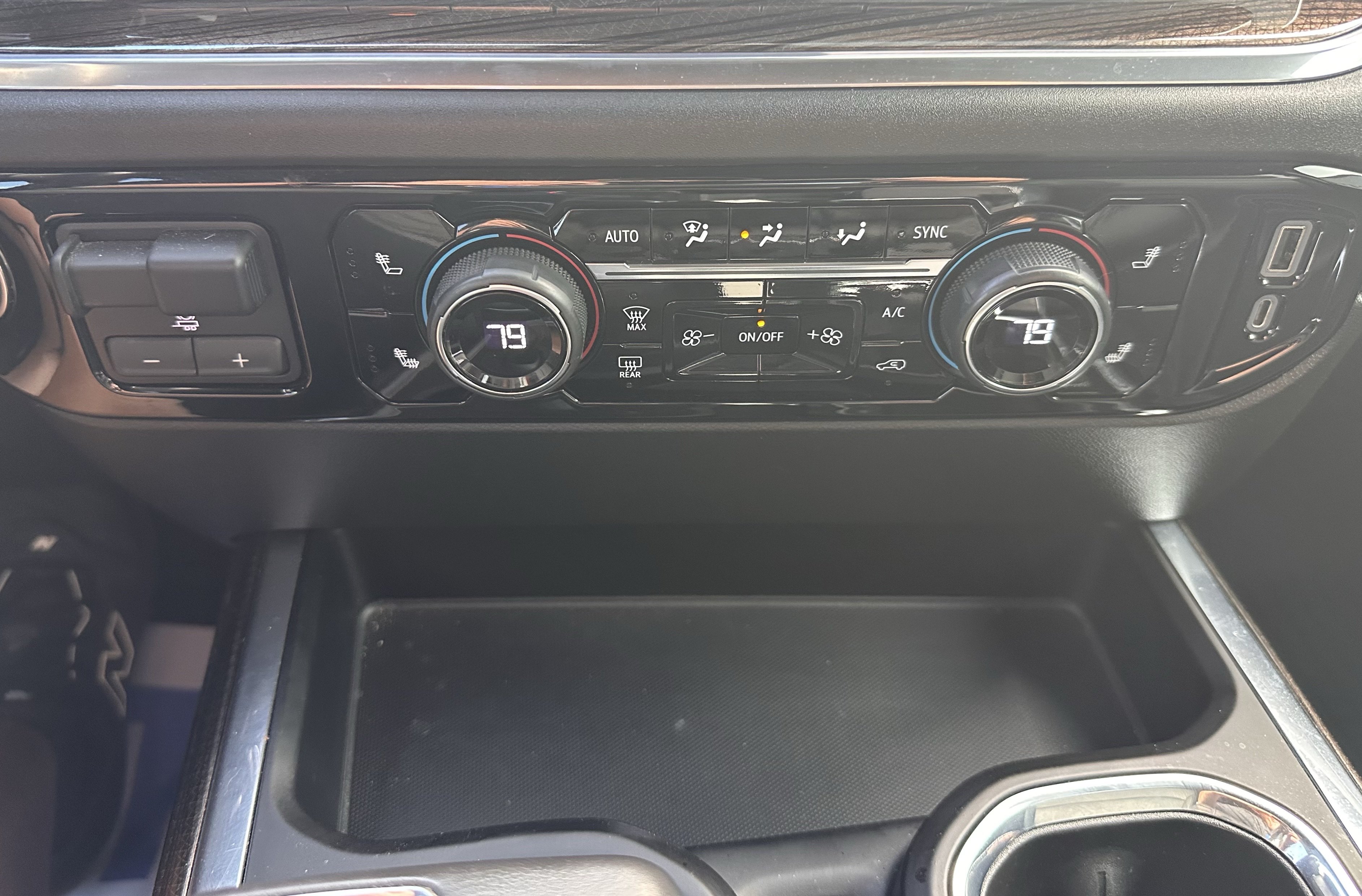 Used 2022 Chevrolet Silverado 1500 RST AWD/4WD image 27