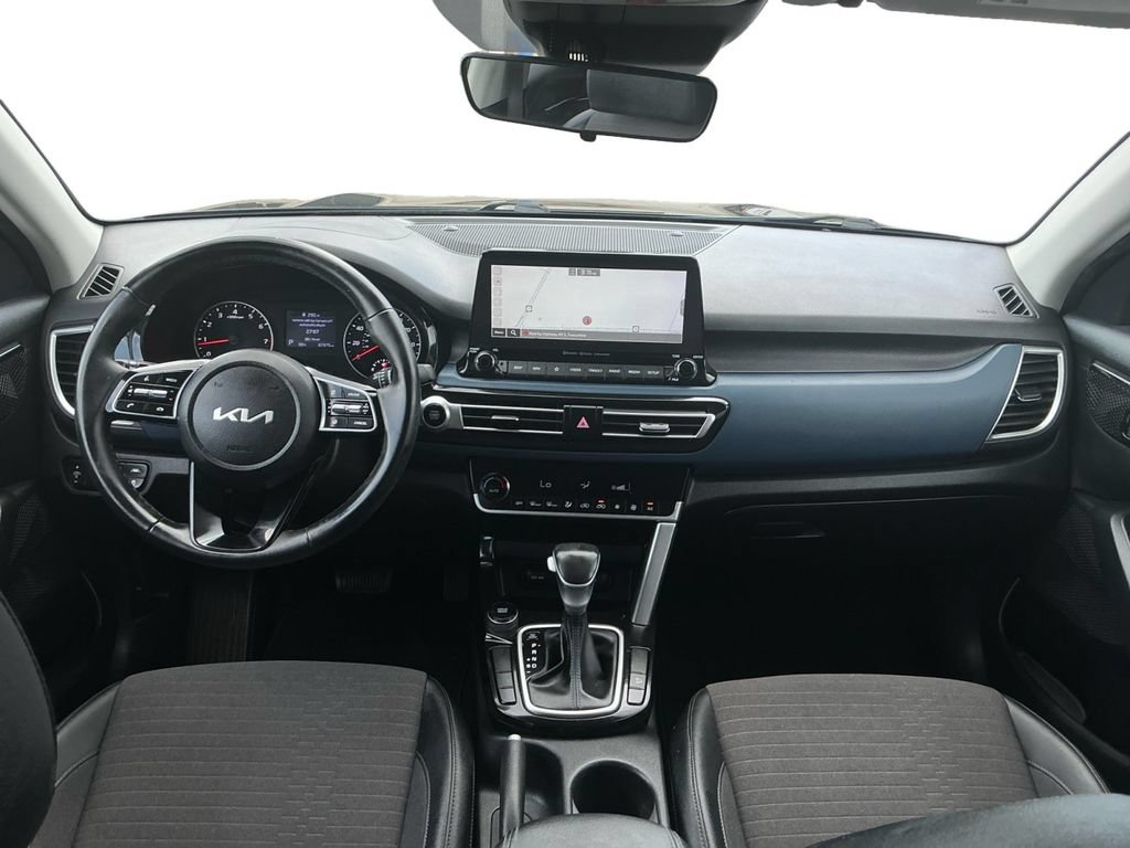 Used 2023 Kia Seltos S w/ Navigation Package FWD image 17