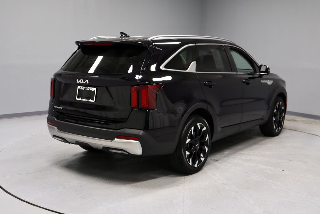 Used 2025 Kia Sorento SX FWD image 12