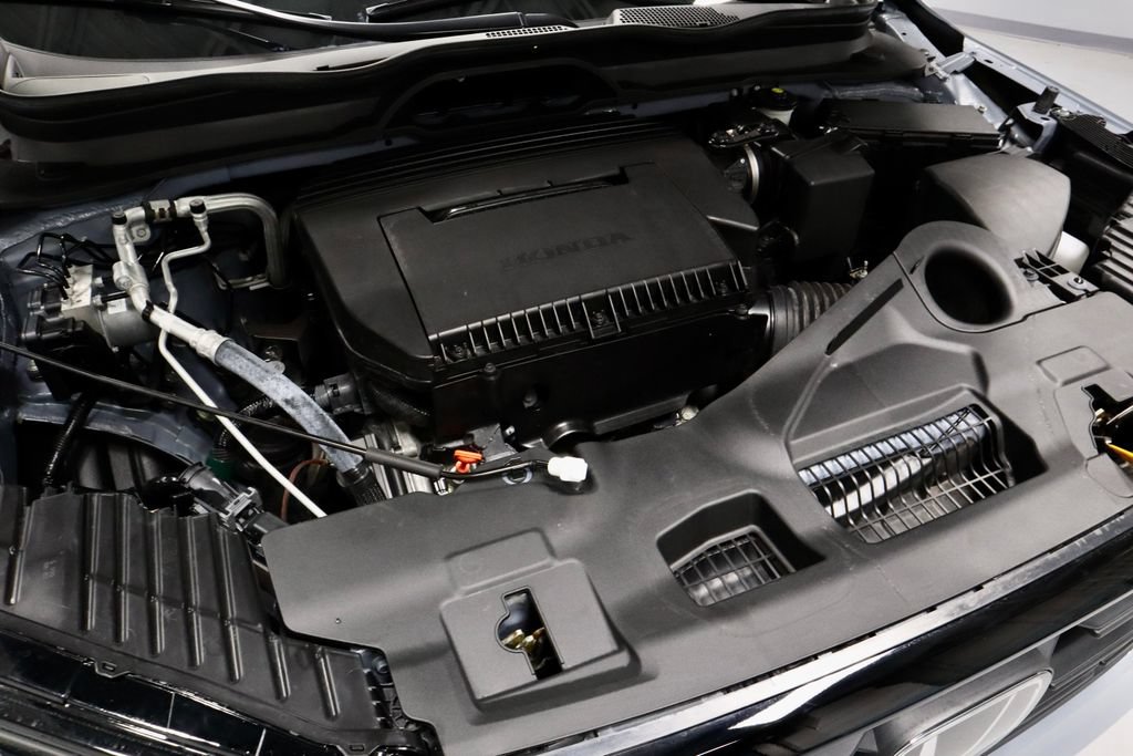 Used 2025 Honda Pilot Sport image 16