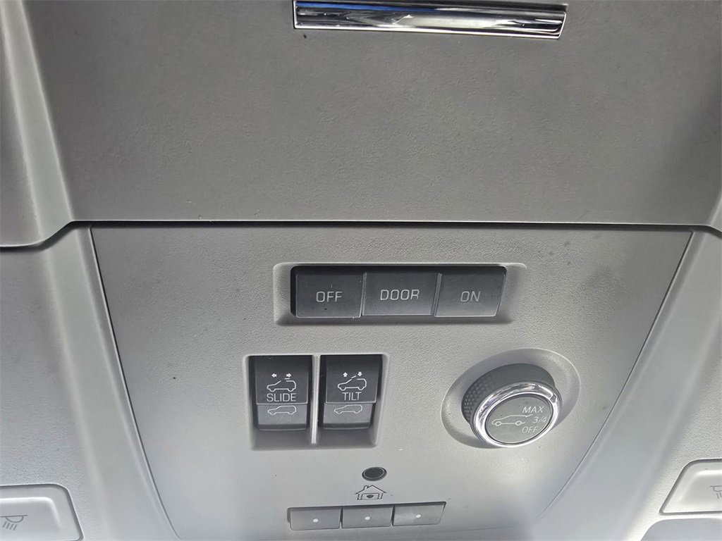 Used 2020 GMC Yukon XL SLT image 19