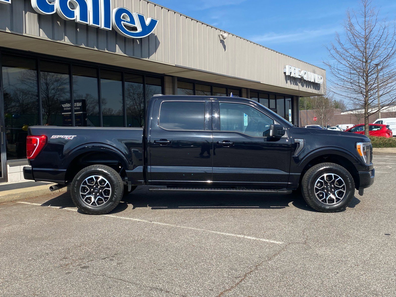 Certified 2023 Ford F150 XLT w/ Equipment Group 302A High image 3