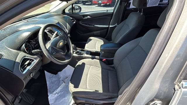 Used 2018 Chevrolet Cruze LT w/ Convenience Package FWD image 17