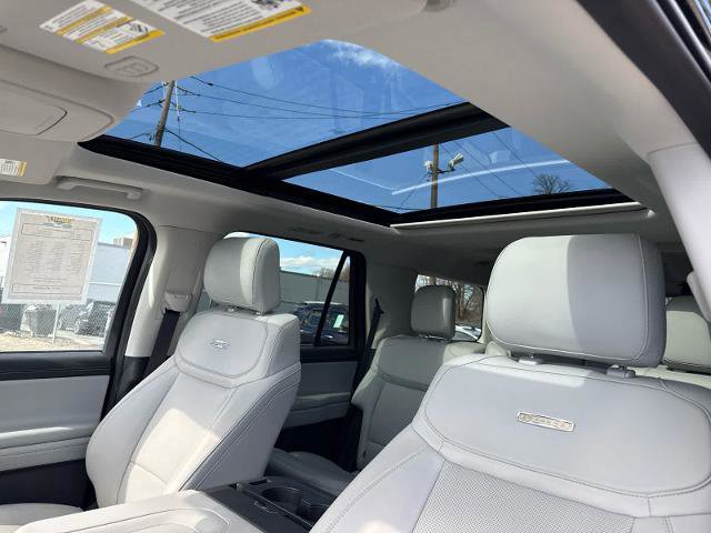 Certified 2025 Ford Expedition Platinum AWD/4WD image 11