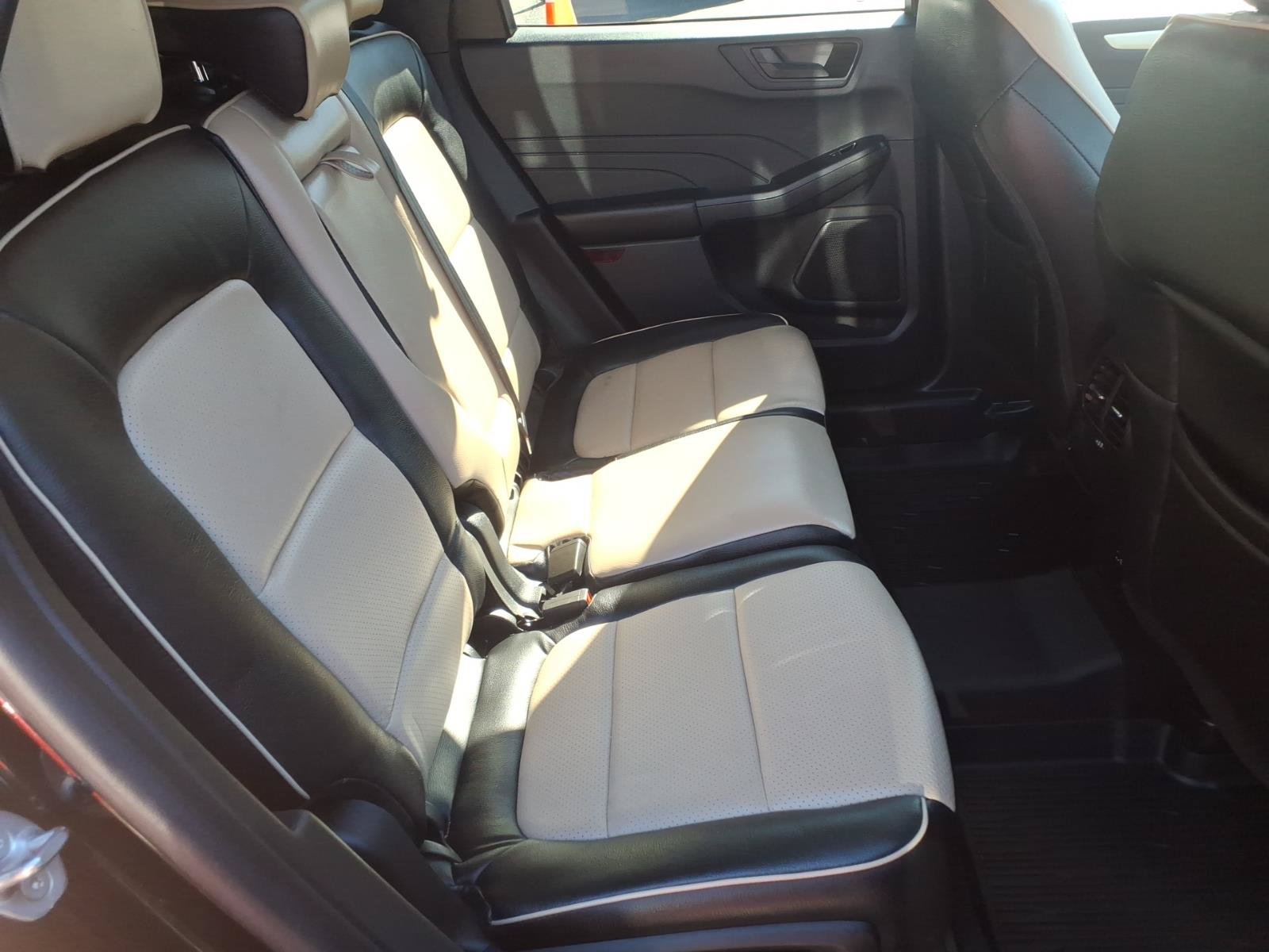 Certified 2022 Ford Escape SE w/ Convenience Package AWD/4WD image 16