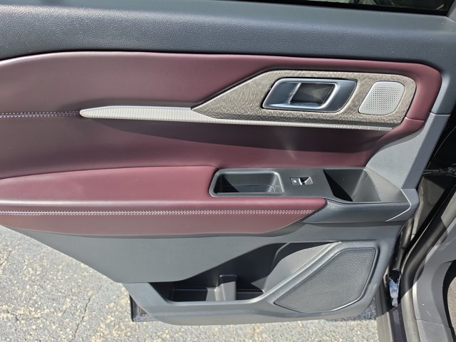 Certified 2025 Ford Explorer Platinum RWD image 12