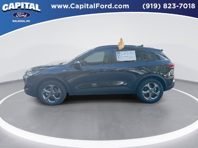 Certified 2025 Ford Escape ST-Line Select AWD/4WD image 5